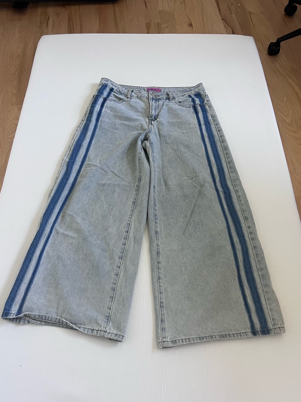Edikted Light Wash Wide Leg Jeans with Blue Side Stripes